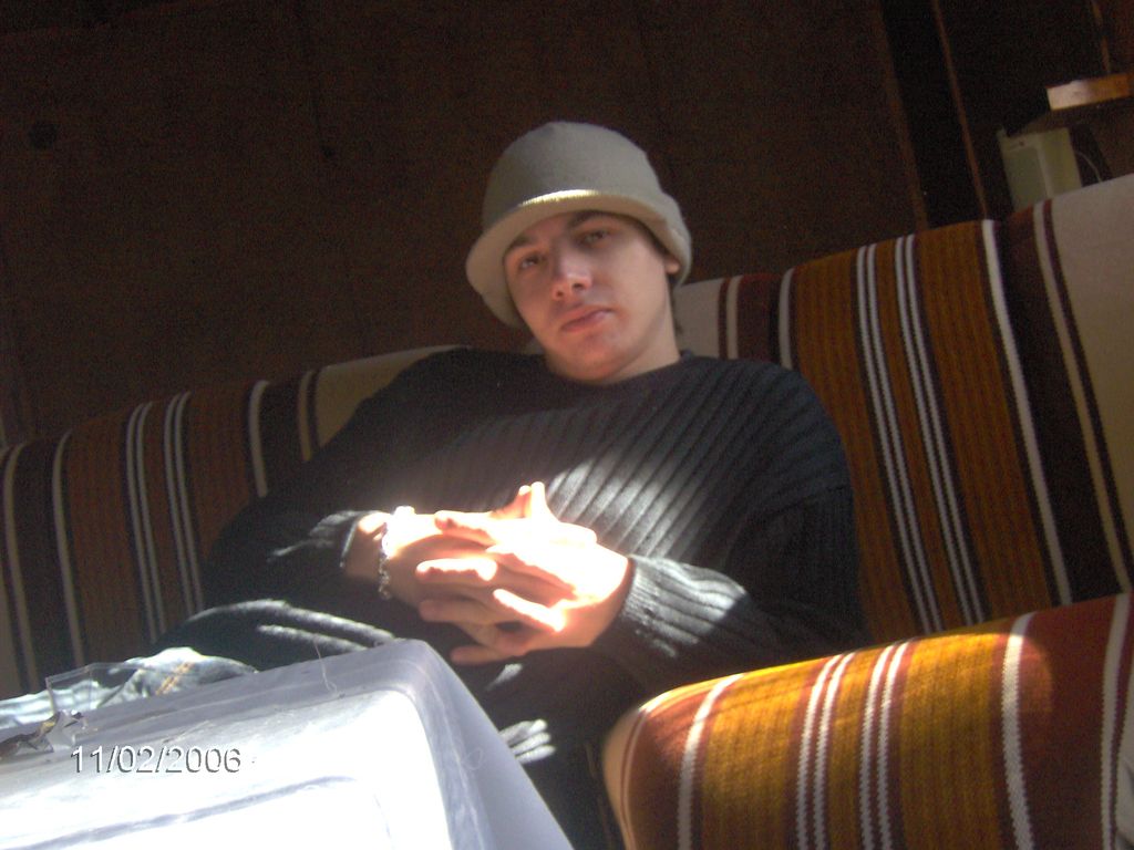 �������