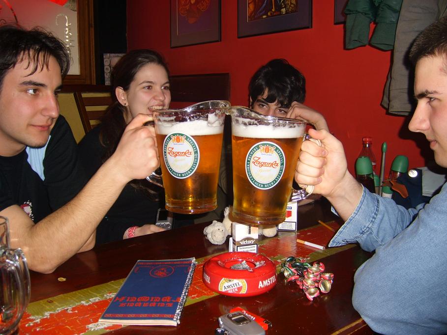 наздраве баце, за социализма..жените и ... гърбушко наздраве баце, за социализма..жените и ... гърбушко