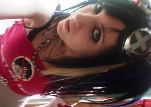 Sprei4e...julto i sinio..abe 6antava pri4eska e :))cool